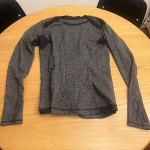 Lululemon Gray Long Sleeve Athletic Top - 10